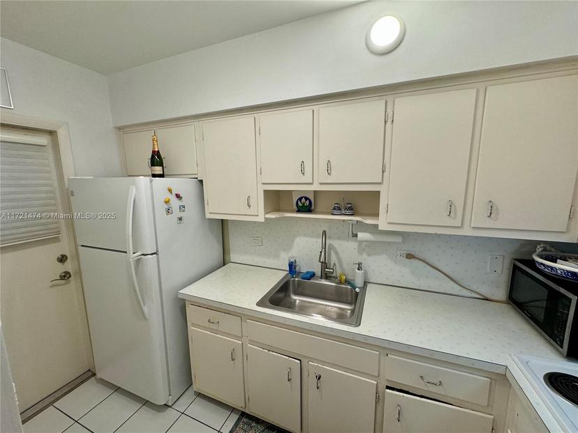 Picture of 6580 Santona St # A38, Coral Gables FL 33146