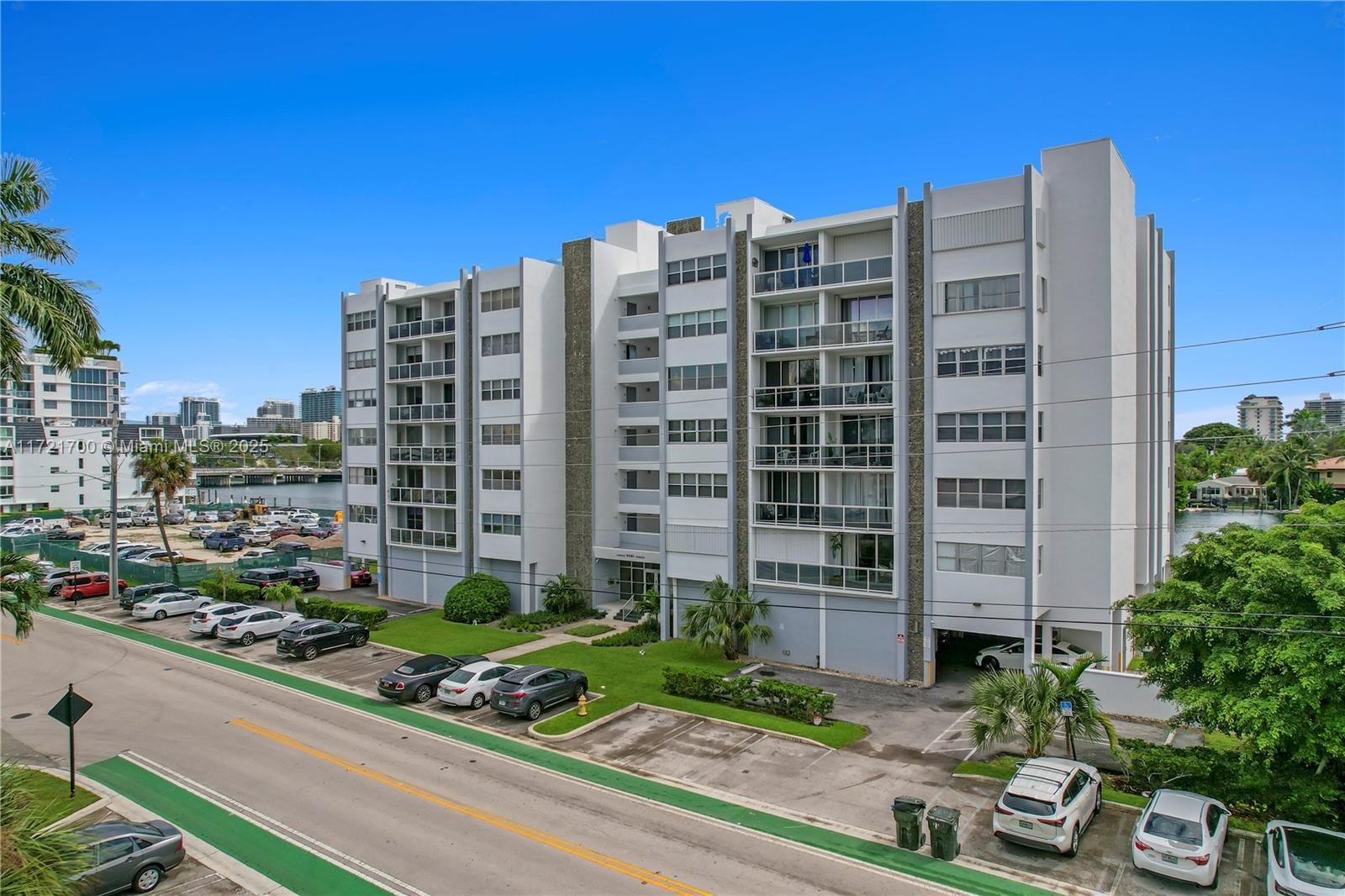 Picture of 9381 E Bay Harbor Dr # 301N, Bay Harbor Islands, FL 33154