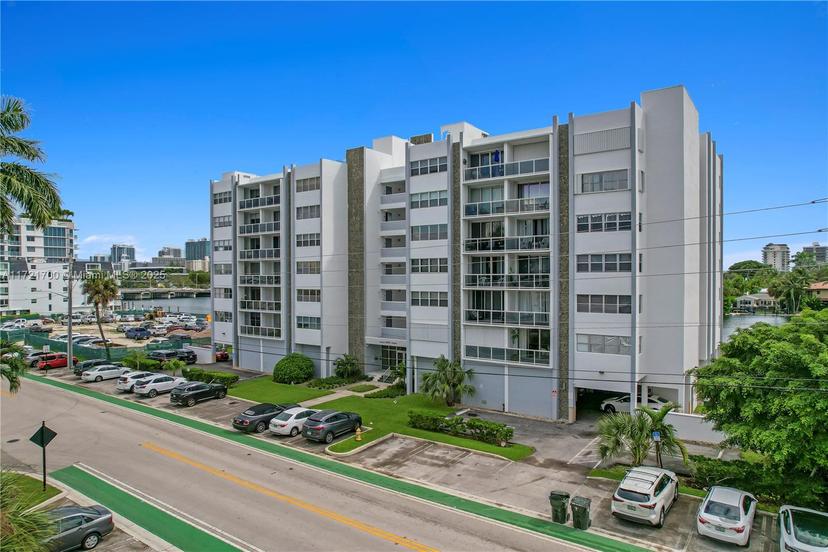 Picture of 9381 E Bay Harbor Dr # 301N, Bay Harbor Islands FL 33154