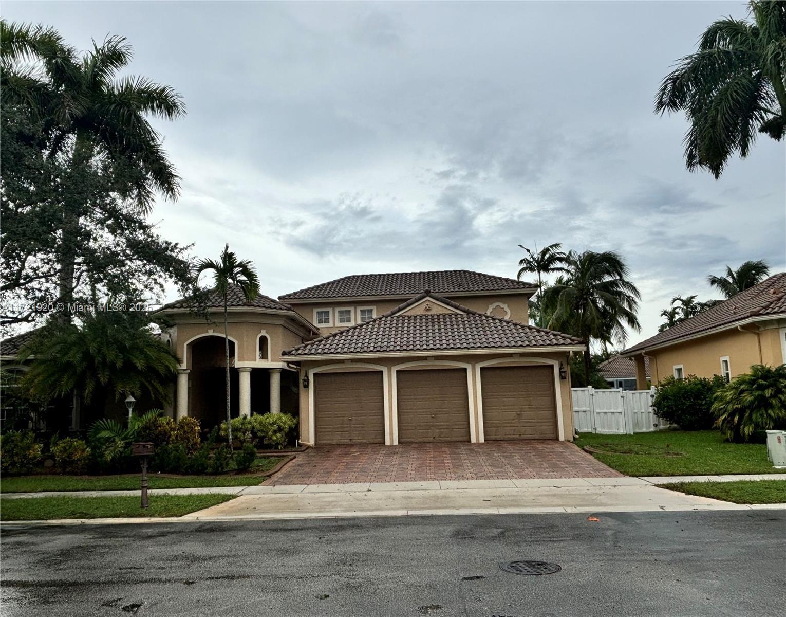 Picture of 1202 NW 137Th Ave, Pembroke Pines, FL 33028