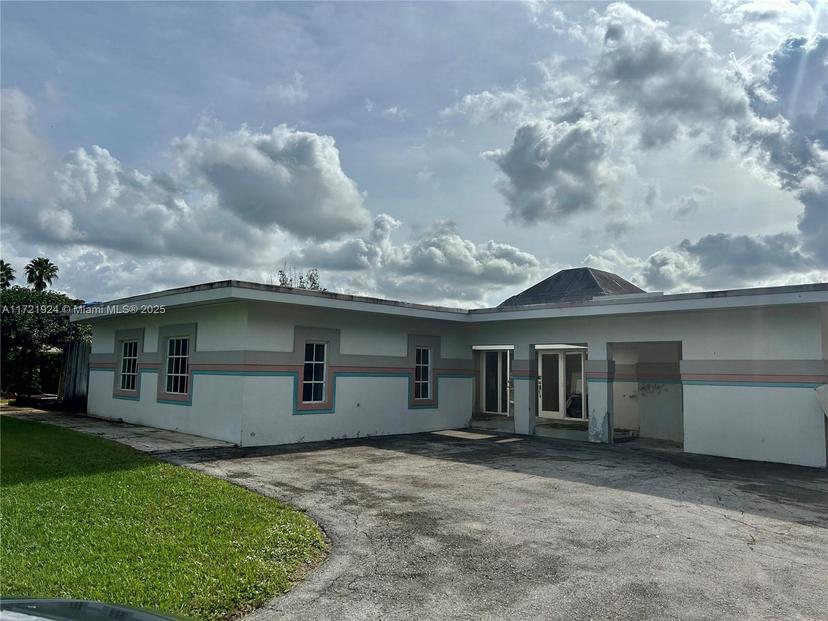 Picture of 13520 SW 28Th St, Davie FL 33330