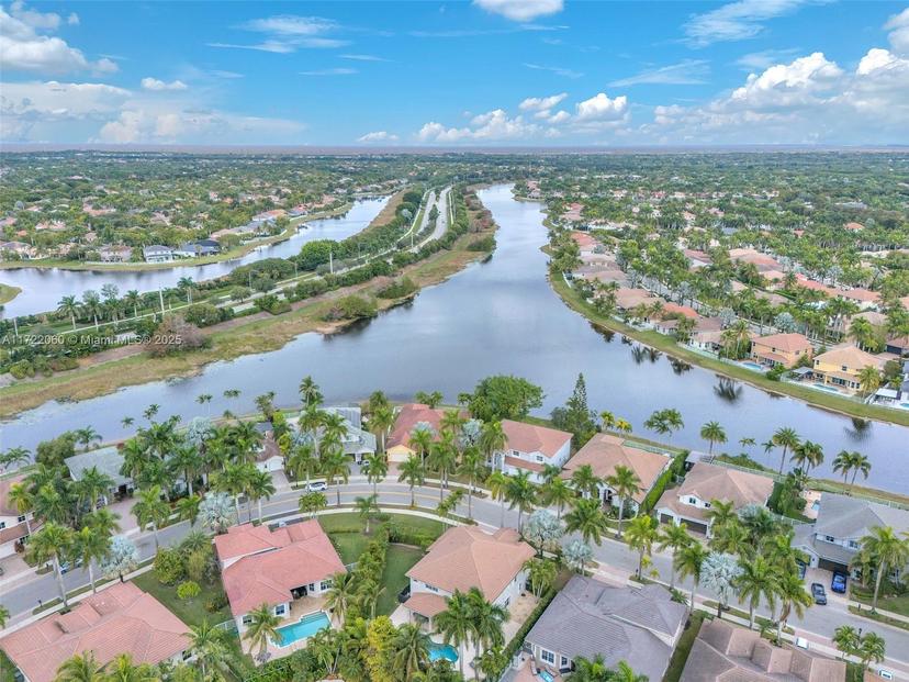 Picture of 2257 Quail Roost Dr, Weston FL 33327