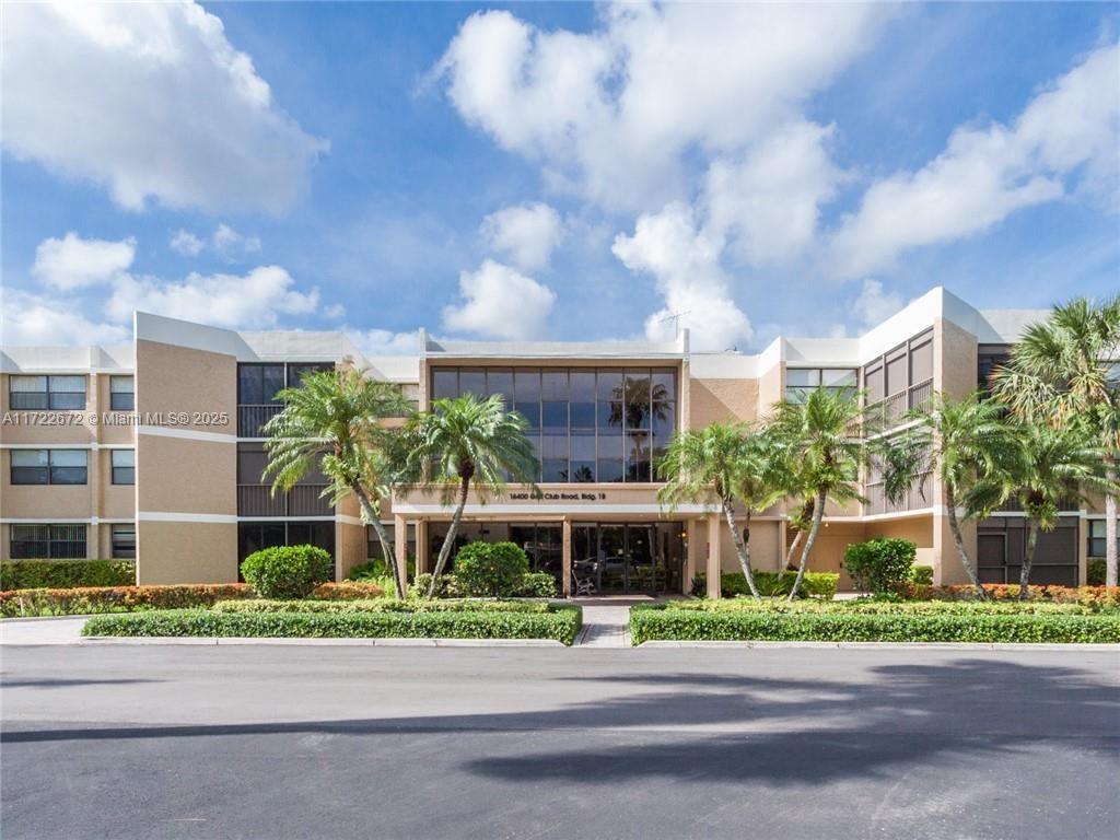 Picture of 16400 Golf Club Rd # 306, Weston, FL 33326