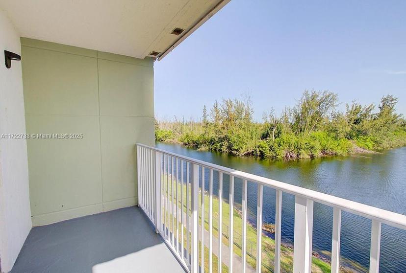 Picture of 8240 Sw 210 Th # 320, Cutler Bay FL 33189