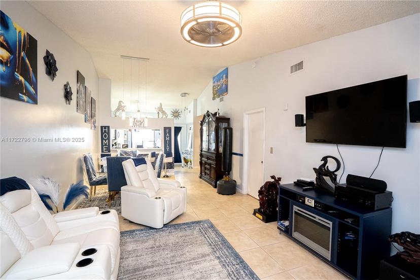 Picture of 3078 S Oakland Forest Dr # 604, Oakland Park FL 33309