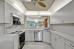 Picture of 7463 Fairfax Dr # 304, Tamarac, FL 33321