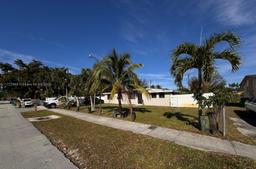 Picture of 6301 SW 39Th Ct, Davie, FL 33314