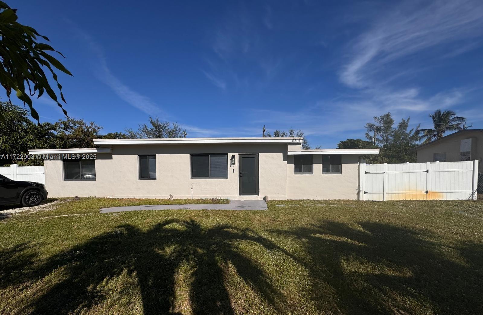 Picture of 6301 SW 39Th Ct, Davie, FL 33314