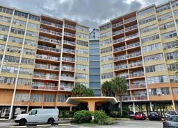 Picture of 2025 NE 164Th St # 414, North Miami Beach, FL 33162