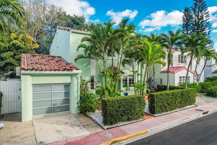 Picture of 837 Espanola Way, Miami Beach FL 33139