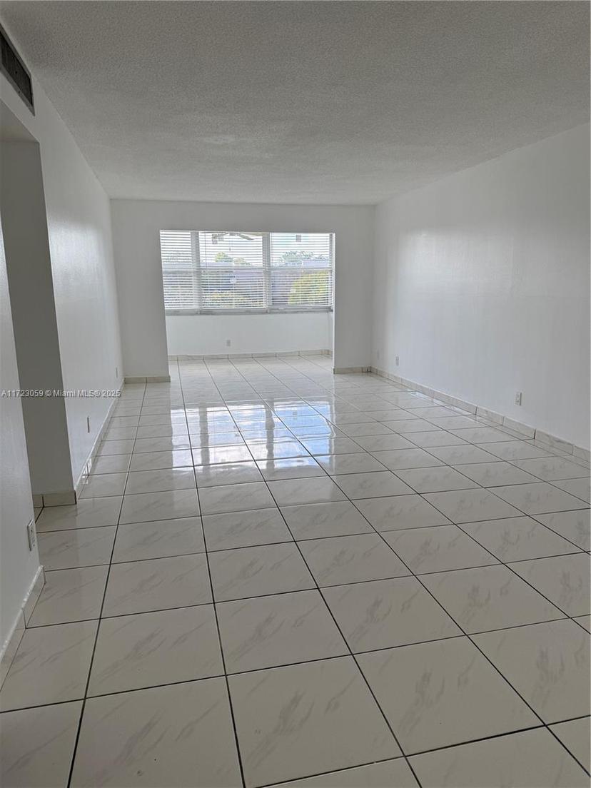 Picture of 6700 Cypress Rd # 504, Plantation FL 33317