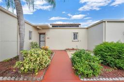 Picture of 2532 S Boundbrook Dr S # 104, Palm Springs, FL 33406