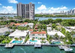 Picture of 1001 N Venetian Dr, Miami, FL 33139