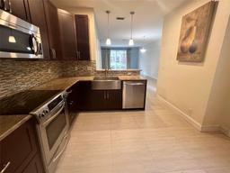 Picture of 3707 San Simeon Cir # 3707, Weston, FL 33331