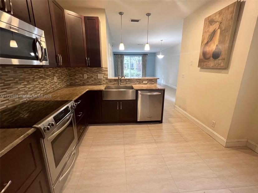 Picture of 3707 San Simeon Cir # 3707, Weston FL 33331