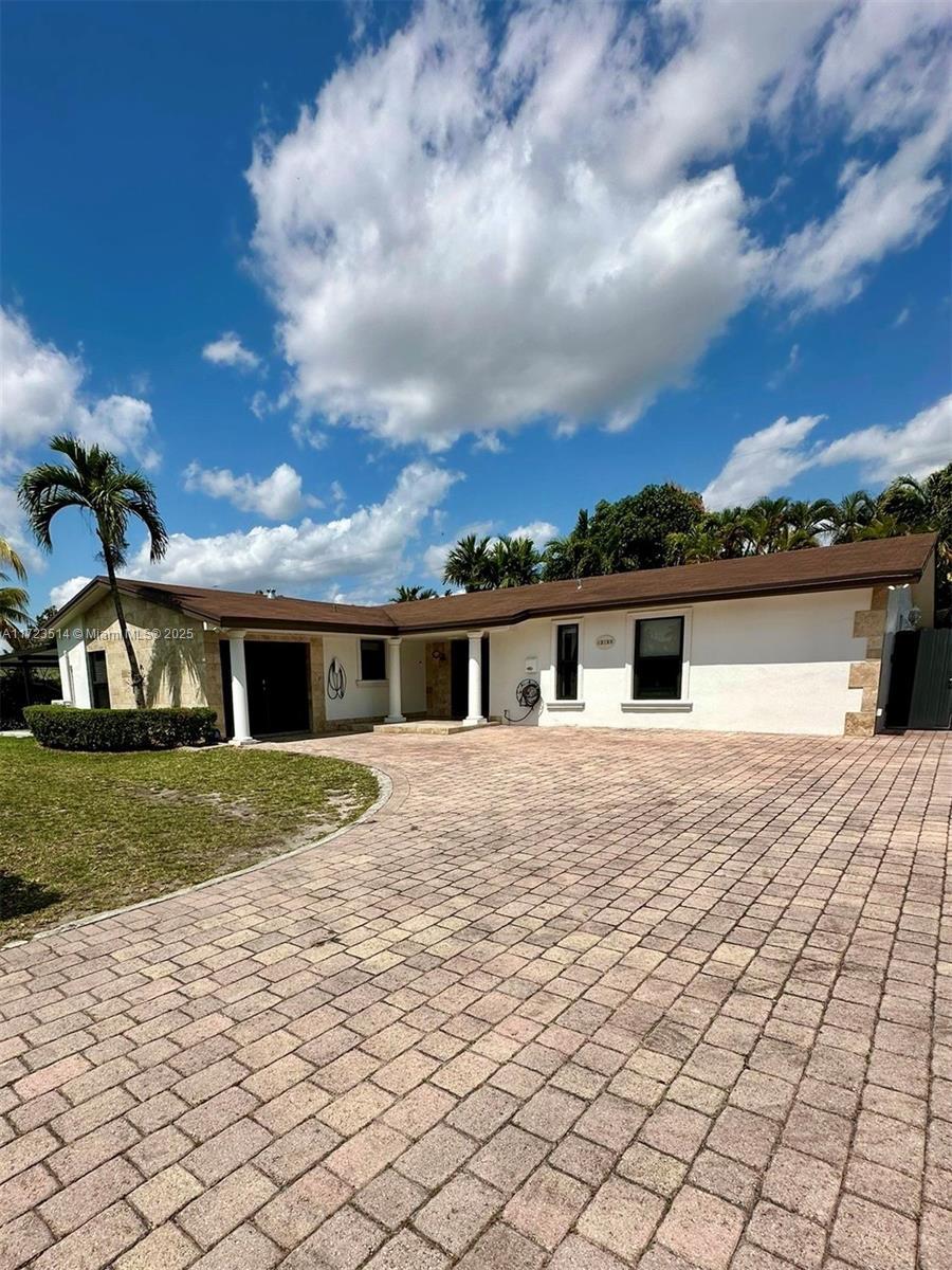 Picture of 12135 Bird Rd, Miami, FL 33175