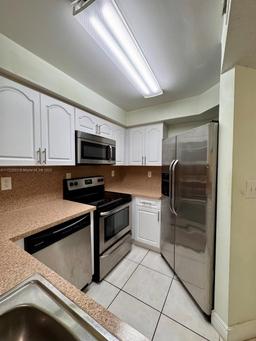 Picture of 8255 SW 152Nd Ave # 215, Miami, FL 33193