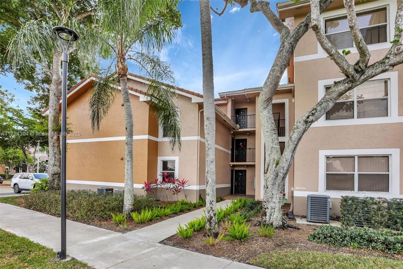 Picture of 8891 Wiles Rd # 102, Coral Springs FL 33067