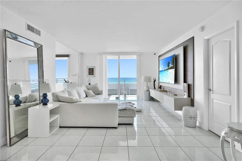 Picture of 5555 Collins Ave # 9H, Miami Beach FL 33140