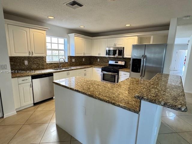 Picture of 106 Gables Blvd, Weston FL 33326