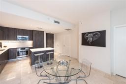 Picture of 88 SW 7Th St # 3005, Miami, FL 33130