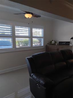 Picture of 329 SE 3Rd St # 105T, Hallandale Beach, FL 33009