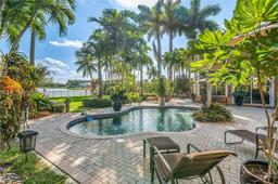 Picture of 2900 W Lake Vista Cir, Davie, FL 33328