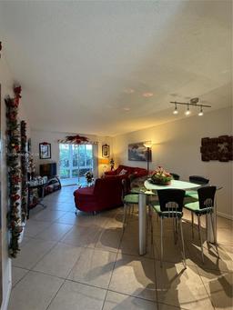 Picture of 2769 S Garden Dr S # 107, Palm Springs, FL 33461