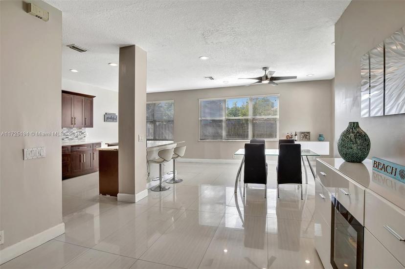 Picture of 1070 Briar Ridge Rd, Weston FL 33327