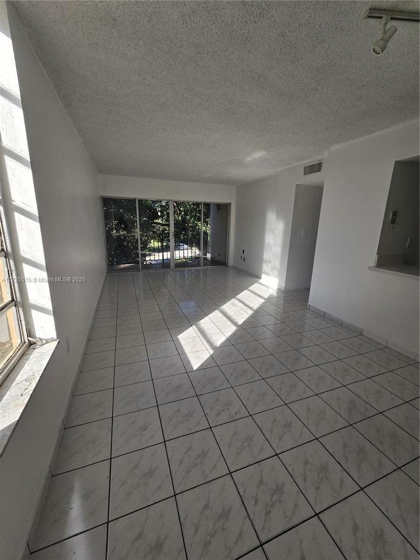 Picture of 8897 Fontainebleau Blvd # 302, Miami FL 33172