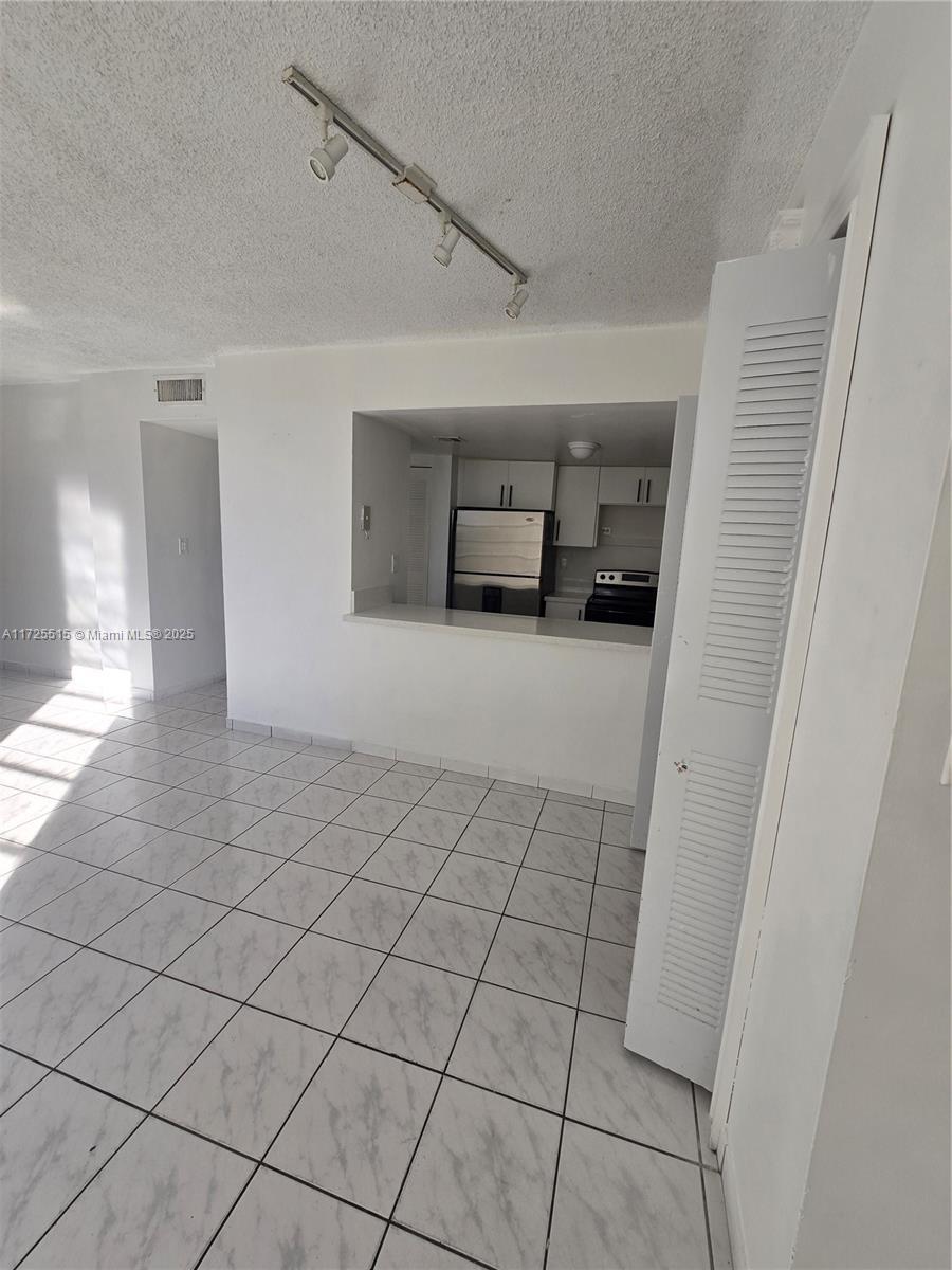 Picture of 8897 Fontainebleau Blvd # 302, Miami, FL 33172