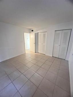 Picture of 18101 NW 68Th Ave # B106, Hialeah, FL 33015