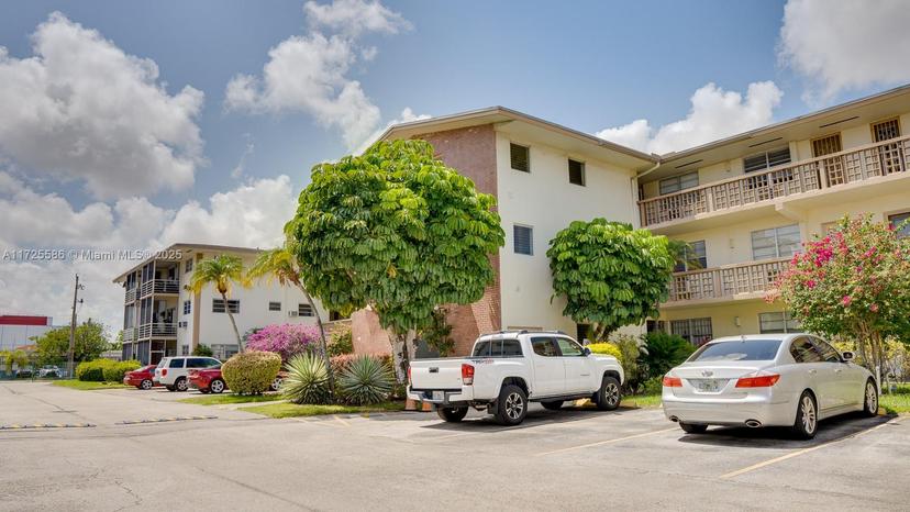 Picture of 16801 NE 13Th Ave # 202, Miami FL 33162