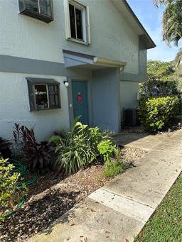 Picture of 2709 S Oakland Forest Dr # 104, Oakland Park, FL 33309