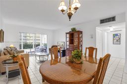 Picture of 5171 W Oakland Park Blvd # 101, Lauderdale Lakes, FL 33313