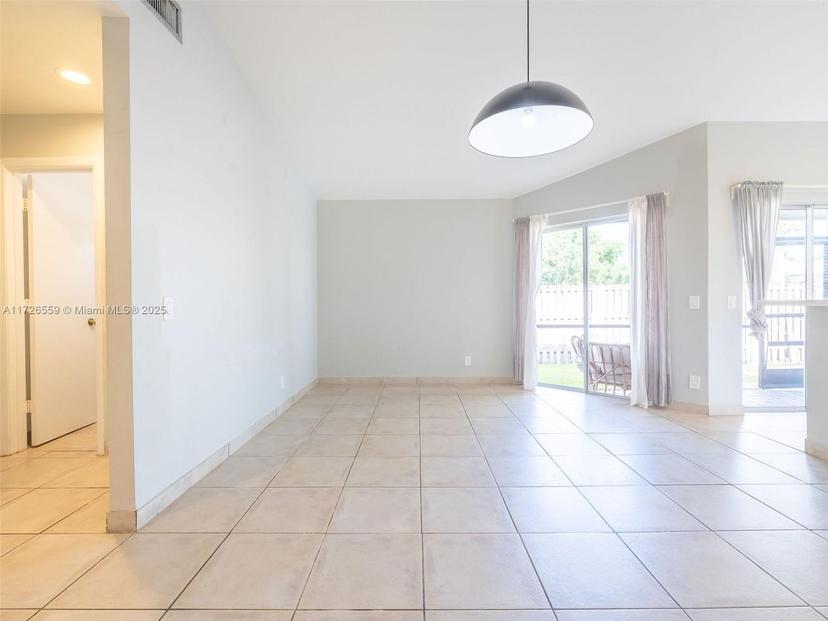 Picture of 1225 Seagrape Cir, Weston FL 33326