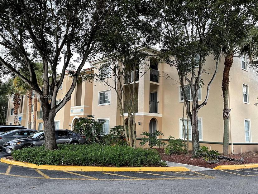 Picture of 2457 Centergate Dr # 207, Miramar FL 33025