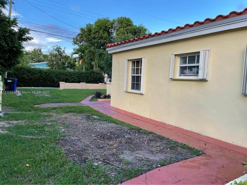 Picture of 1223 NE 181St St, North Miami Beach FL 33162