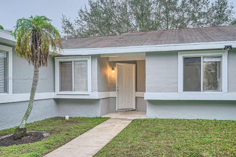 Picture of 10897 Grandview Ct, Royal Palm Beach FL 33411