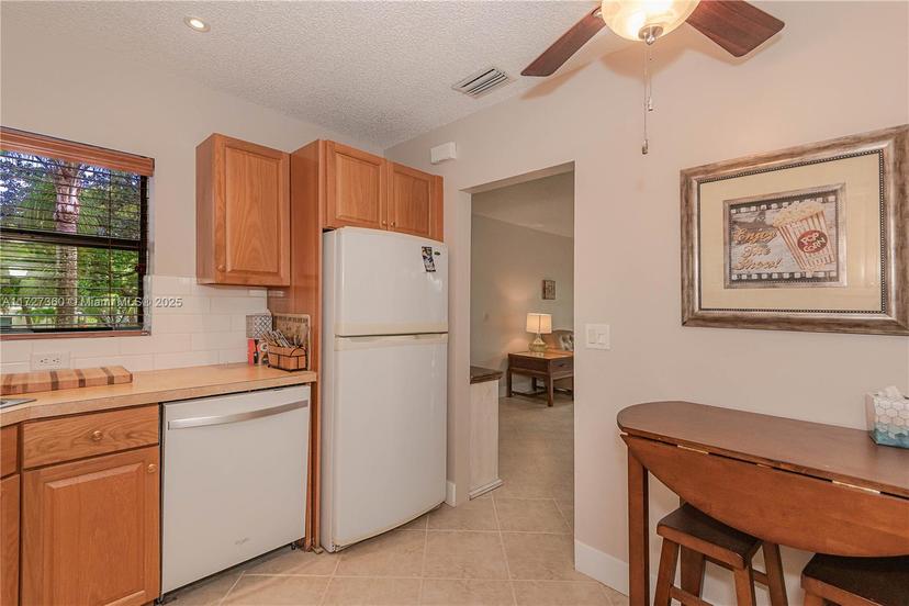 Picture of 2871 S Carambola Cir S # 2062, Coconut Creek FL 33066