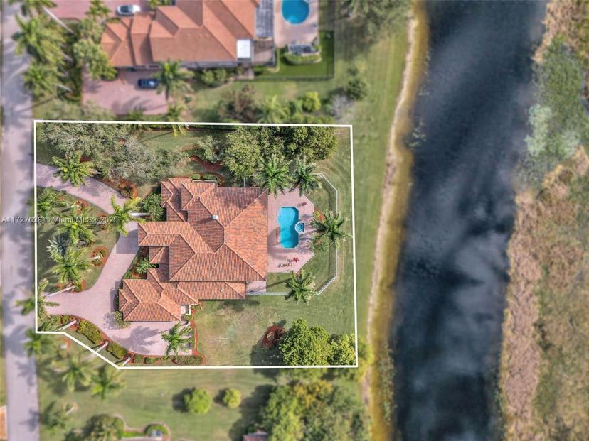 Picture of 3855 Windmill Lakes Rd, Weston FL 33332