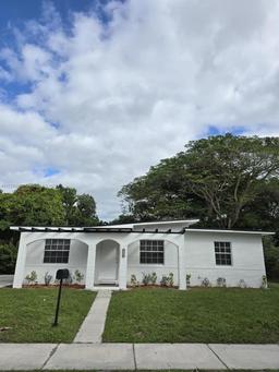 Picture of 13725 NW 4Th Ct, North Miami, FL 33168