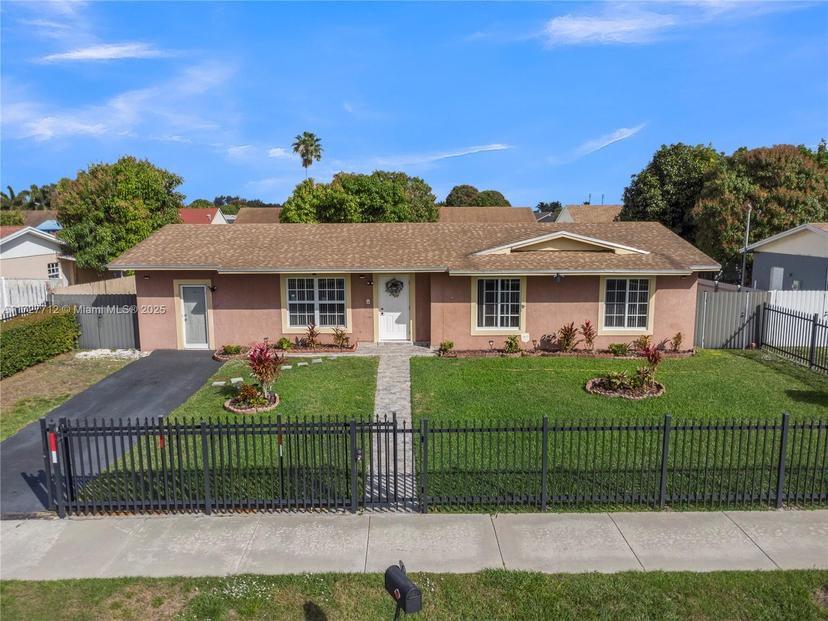 Picture of 3307 NW 202Nd Ln, Miami Gardens FL 33056