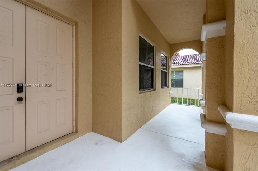 Picture of 4285 Fox Ridge Dr, Weston FL 33331