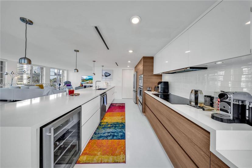 Picture of 5660 Collins Ave # 4C, Miami Beach FL 33140