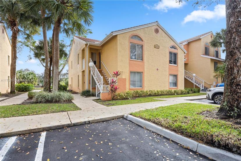 Picture of 1031 Coral Club Dr # 1031, Coral Springs FL 33071