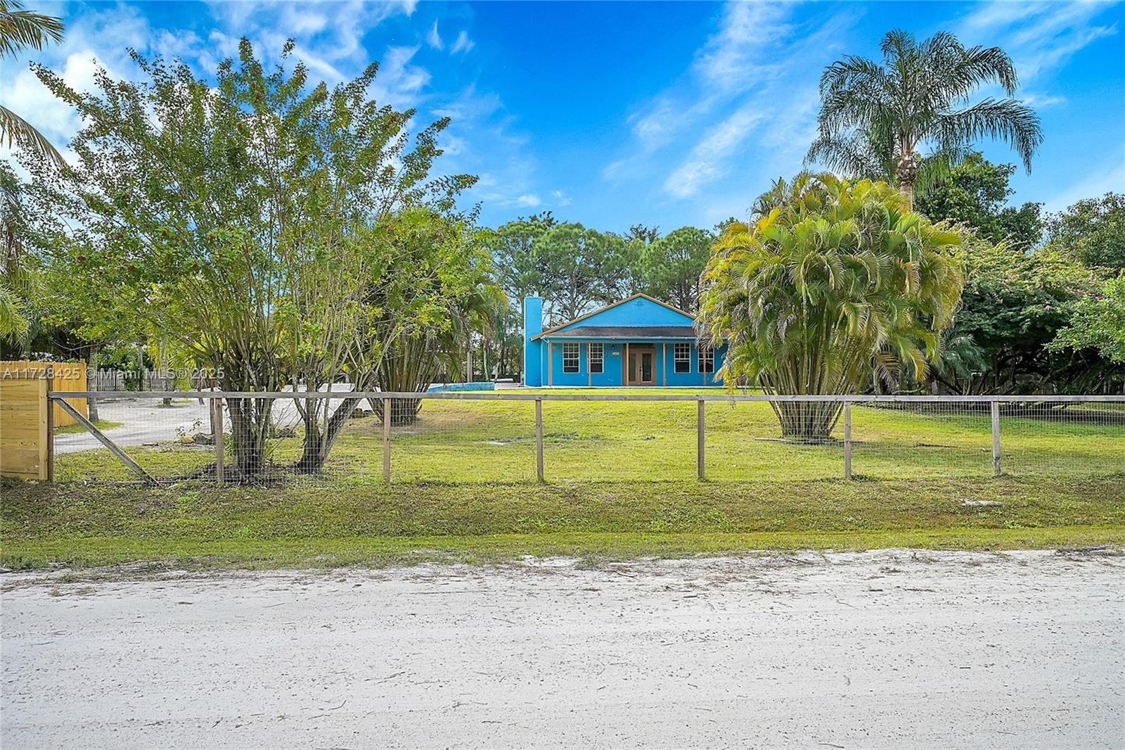 Picture of 18058 46Th Ct N, Loxahatchee, FL 33470