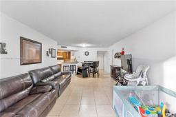 Picture of 8761 Wiles Rd # 206, Coral Springs, FL 33067