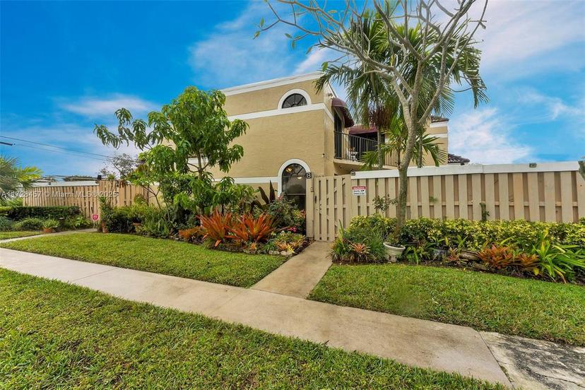 Picture of 3930 Village Dr # B, Delray Beach FL 33445