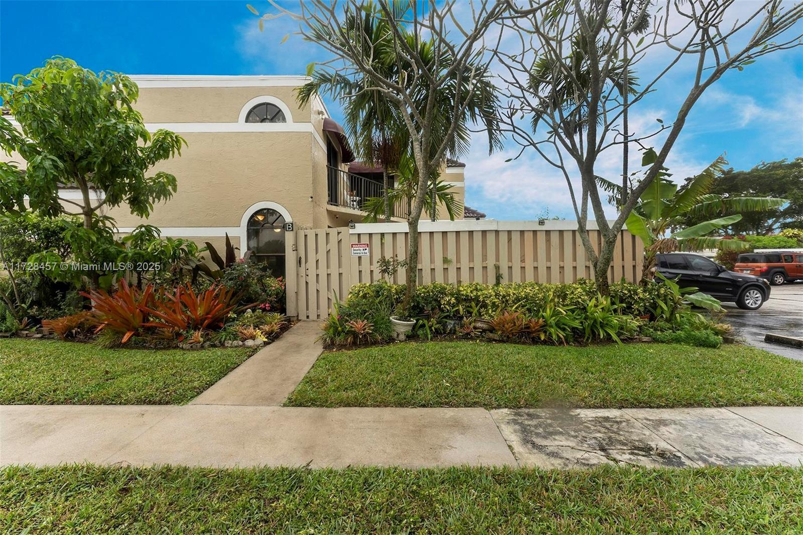 Picture of 3930 Village Dr # B, Delray Beach, FL 33445